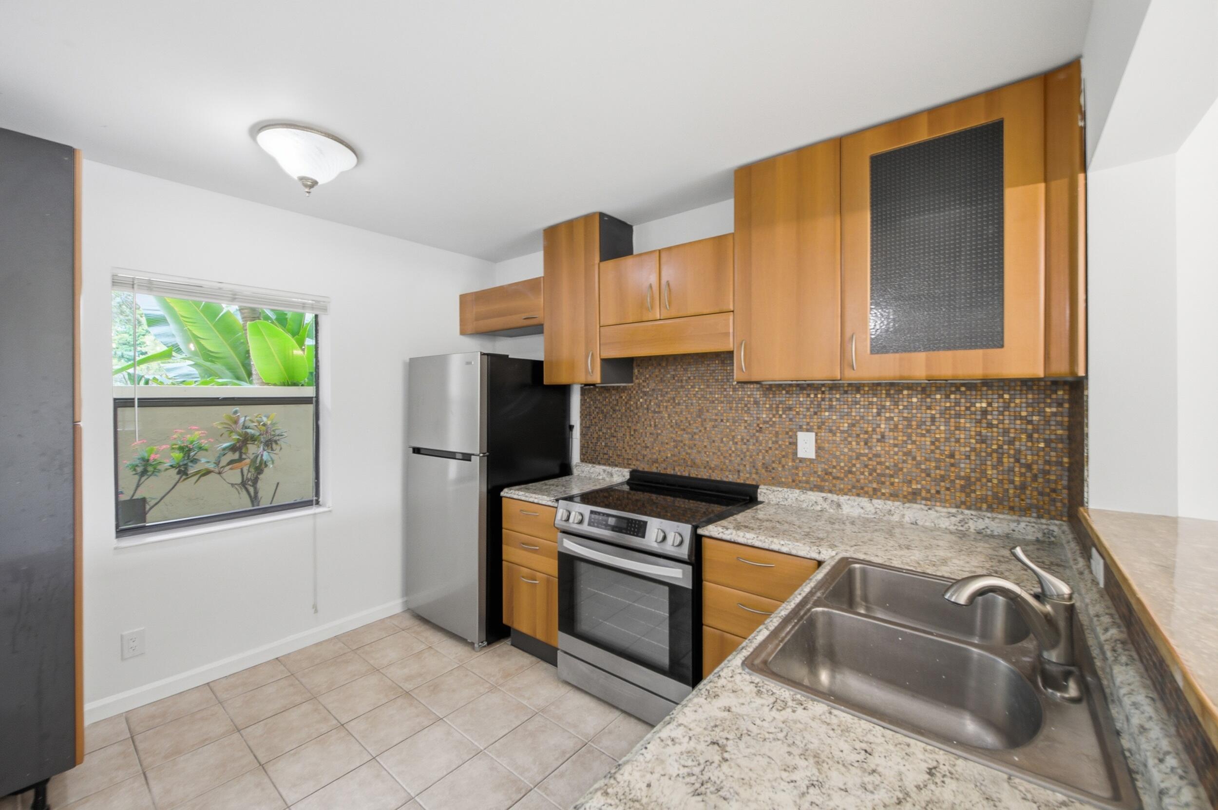 TRADEWINDS C CONDO - Residential
