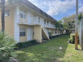 VILLAGE PARK AT OAKLAND CONDO - Residential