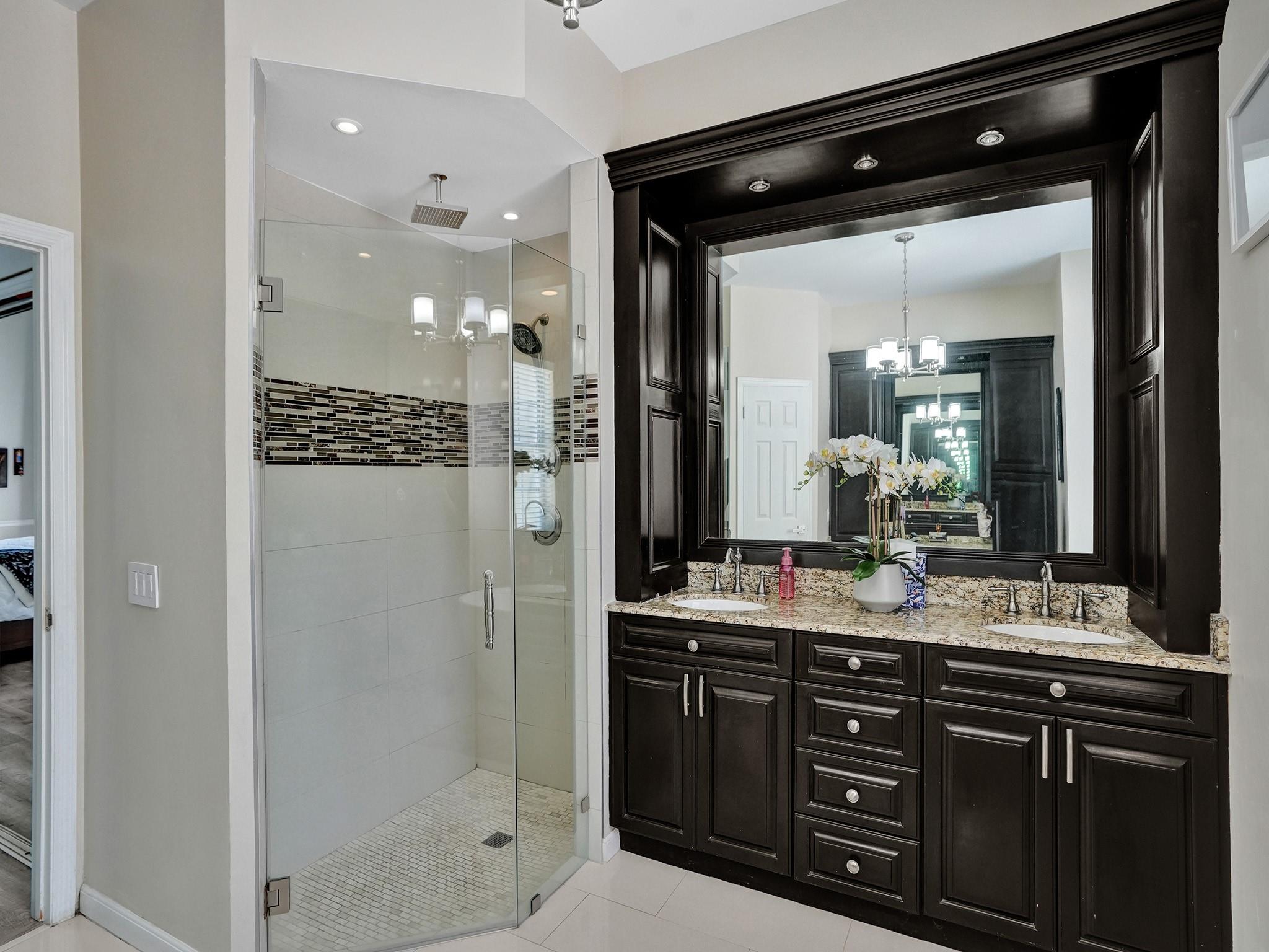 Royal Land Amd 132-20 B - Residential