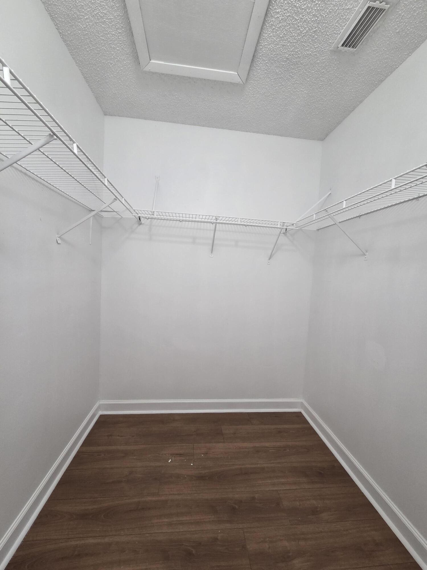 LA MARGARITA PLAT - Residential Lease