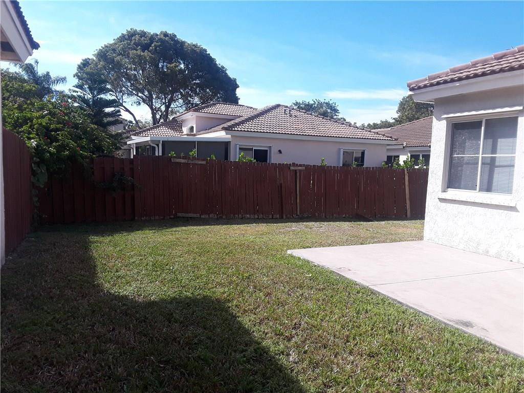 LA MARGARITA PLAT - Residential Lease