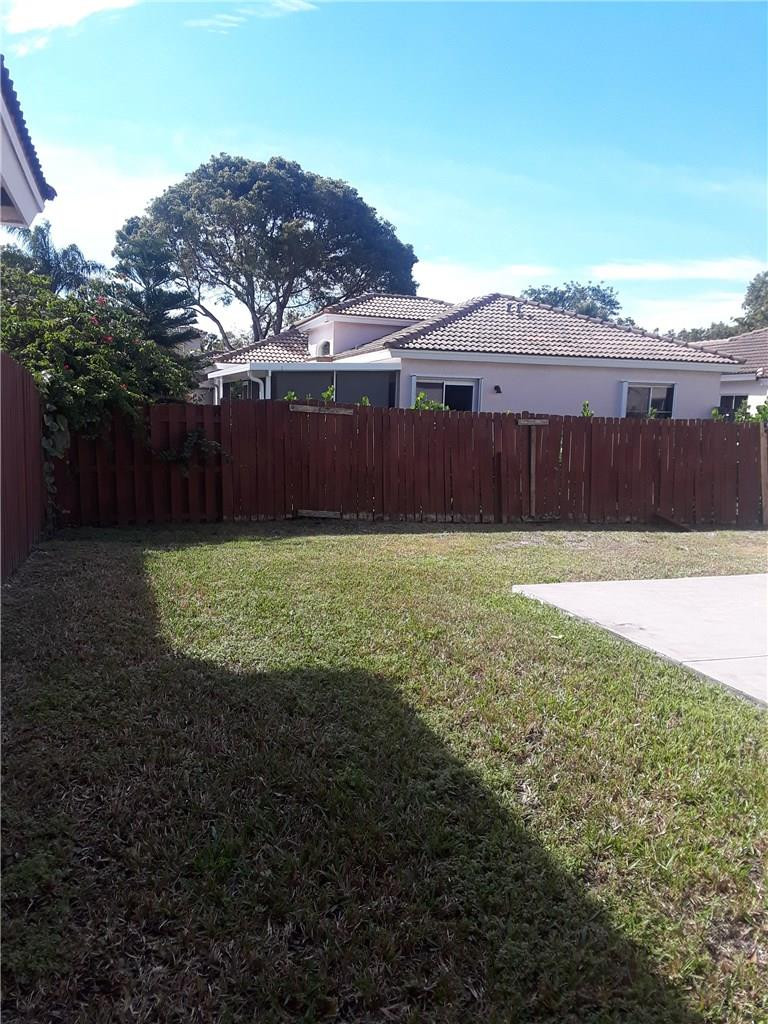 LA MARGARITA PLAT - Residential Lease