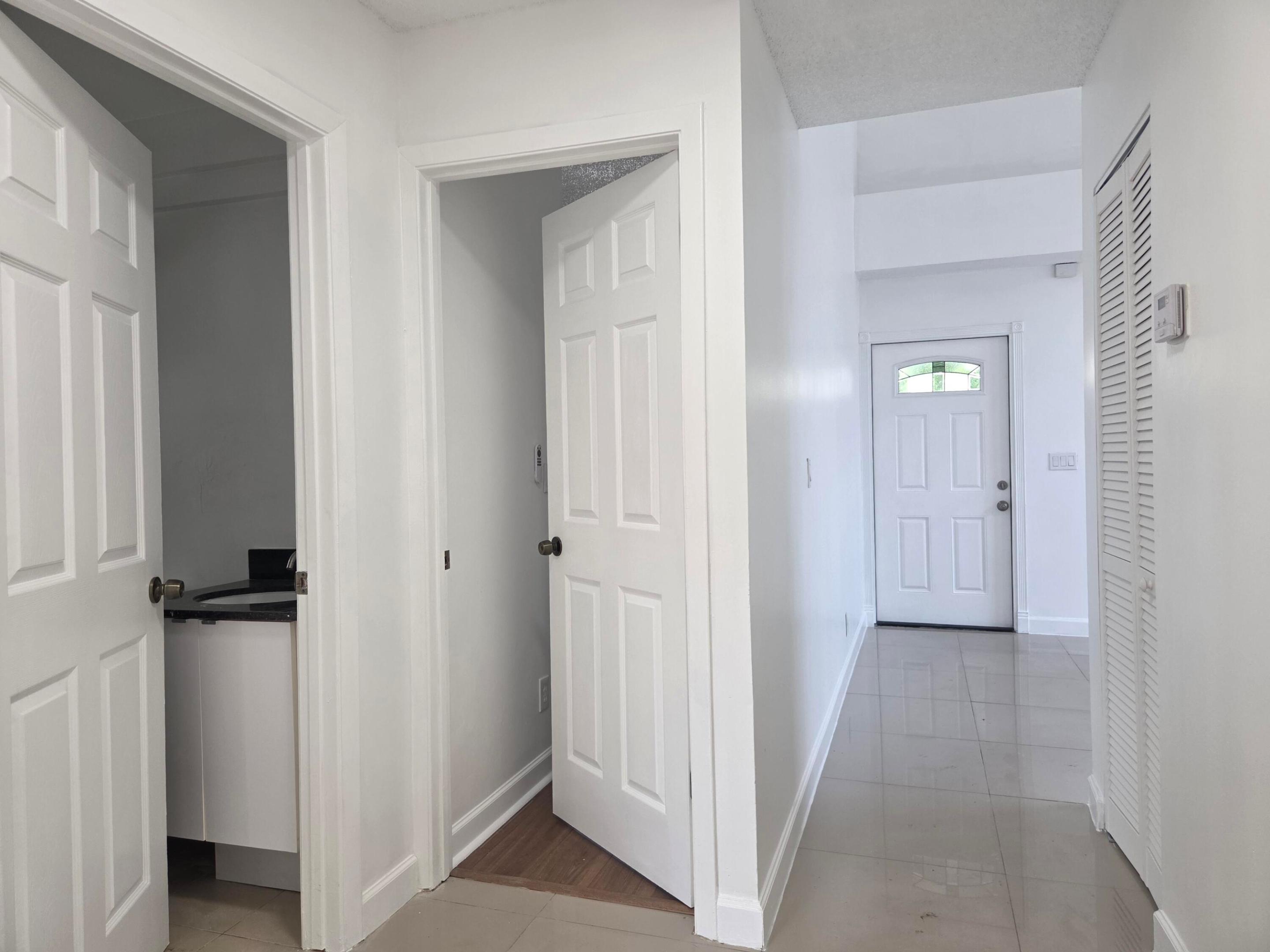 LA MARGARITA PLAT - Residential Lease