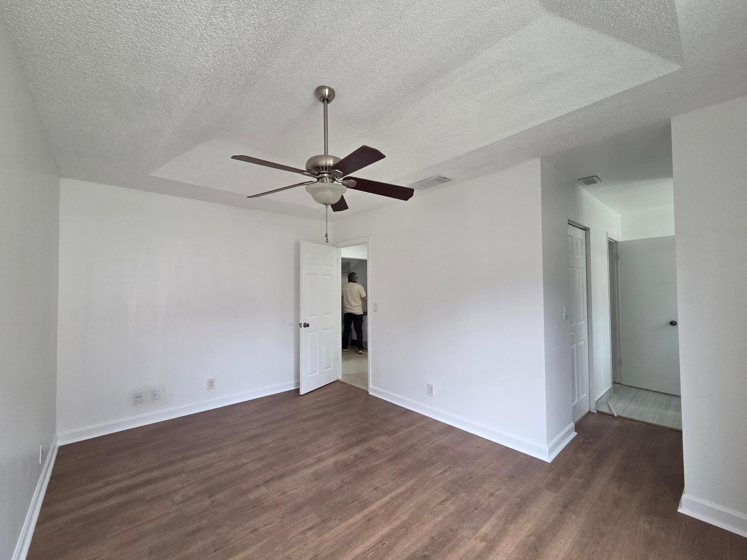 LA MARGARITA PLAT - Residential Lease