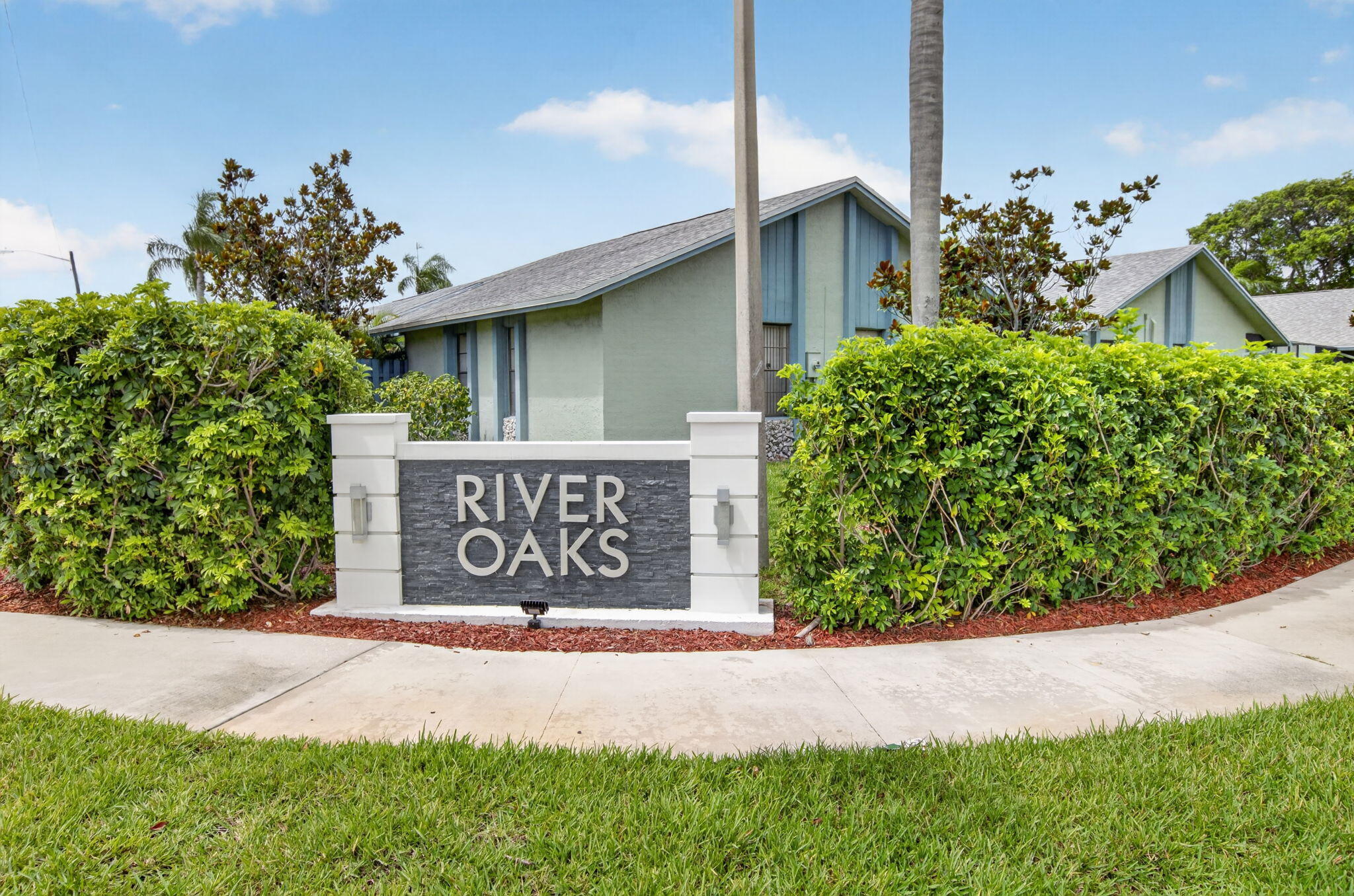 RIVER OAKS, SANDALFOOT COVE SEC 12 - Residential