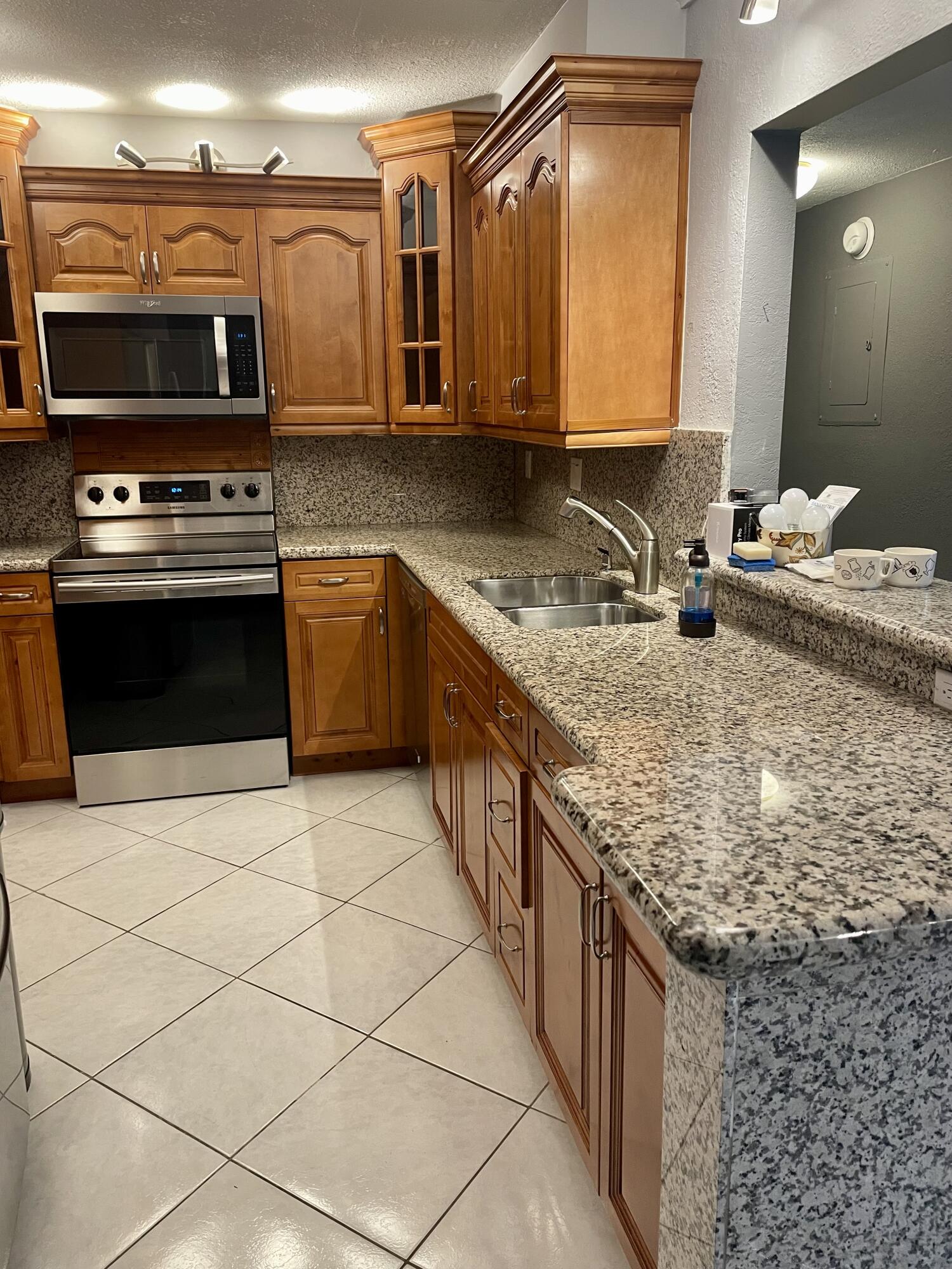 BAY YACHT CLUB CONDO - Residential Lease