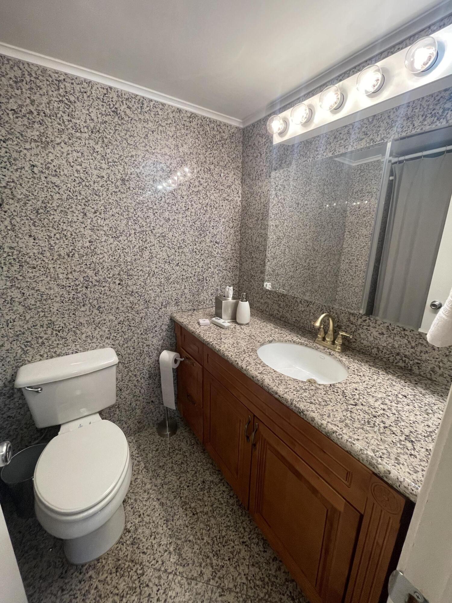BAY YACHT CLUB CONDO - Residential Lease