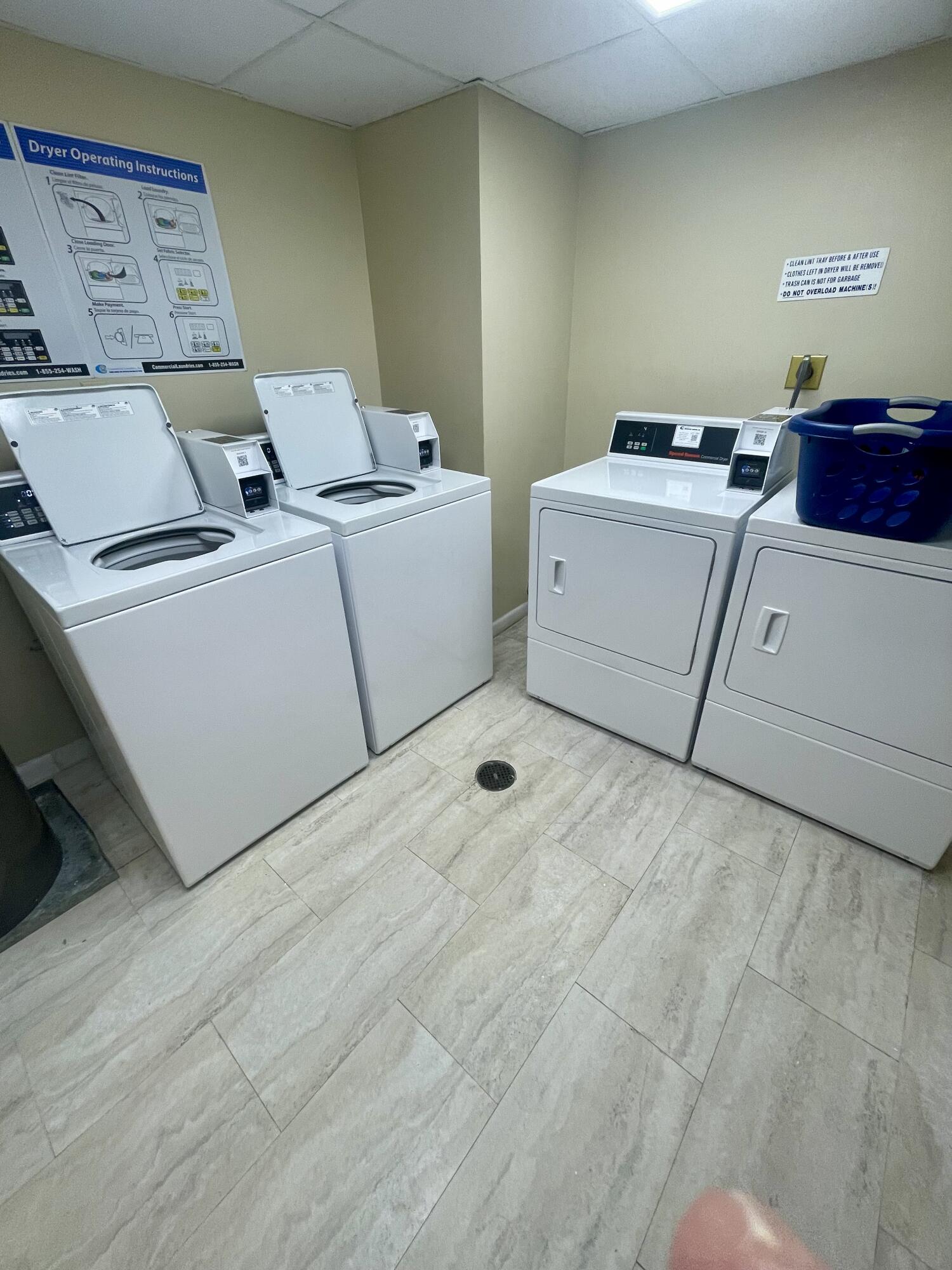 BAY YACHT CLUB CONDO - Residential Lease