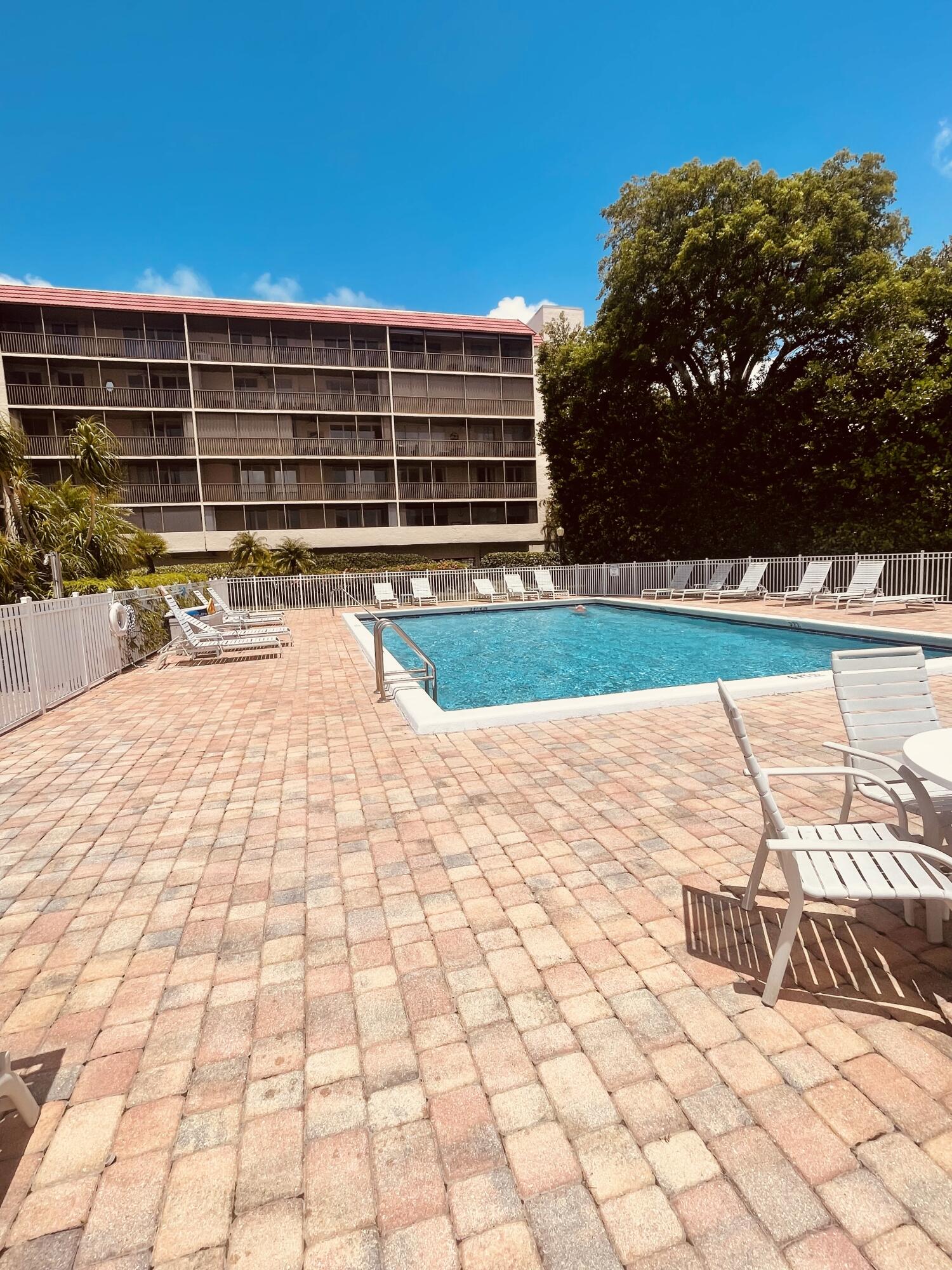 BAY YACHT CLUB CONDO - Residential Lease