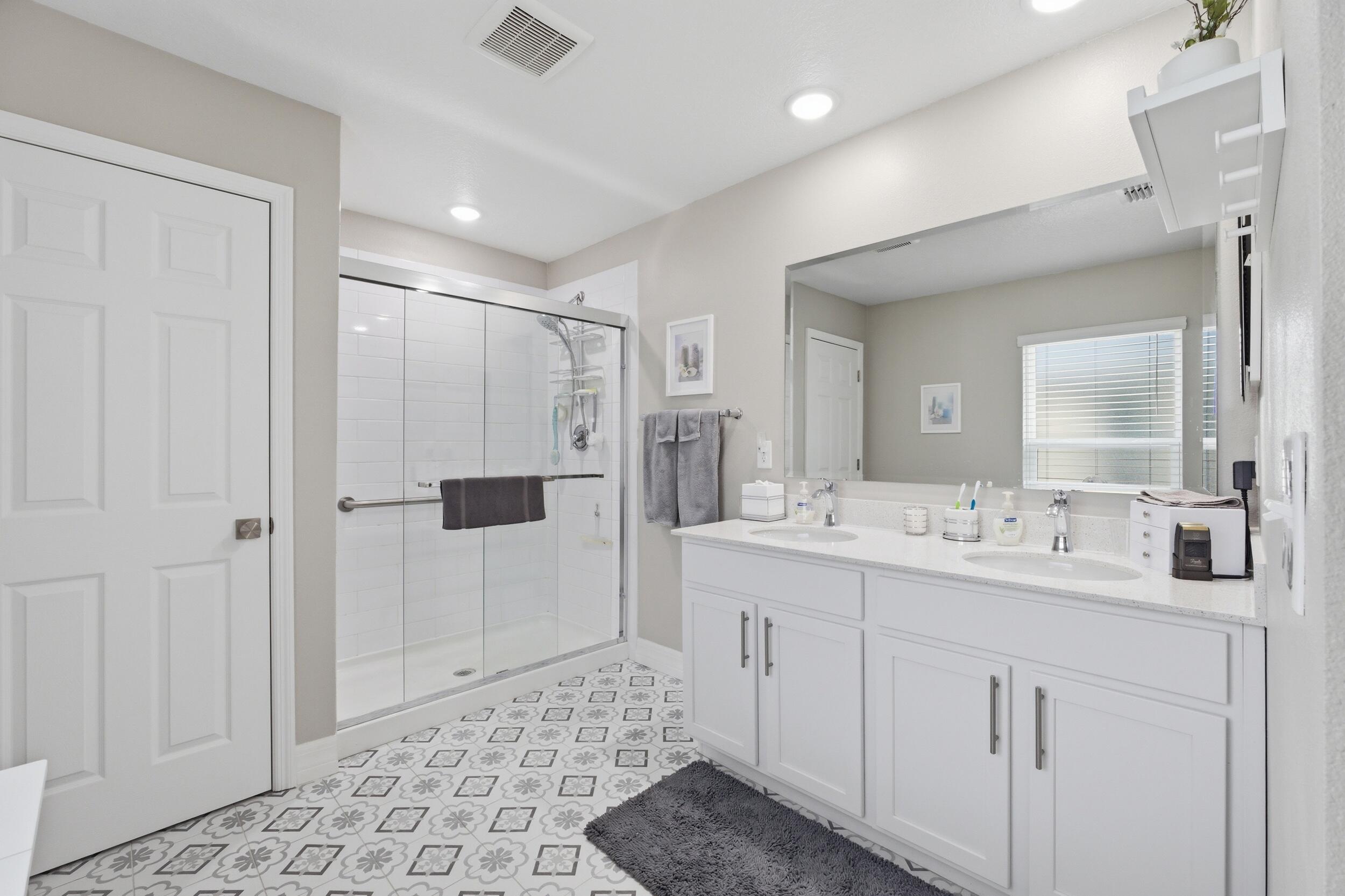 PINE TRACE THIRD REPLAT - Residential