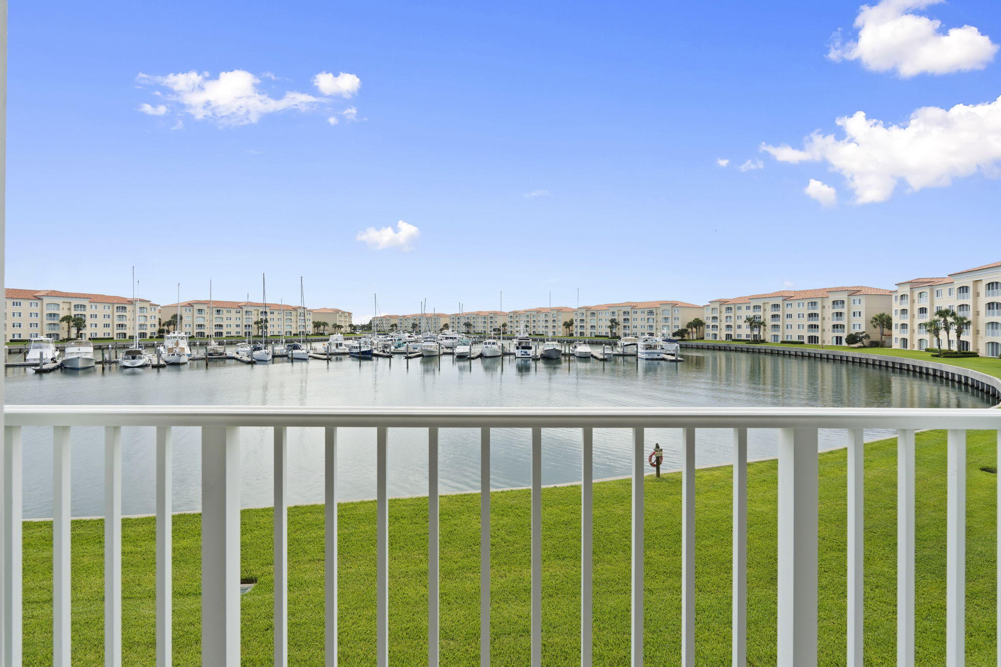 HARBOUR ISLE AT HUTCHINSON ISLAND WEST - Residential
