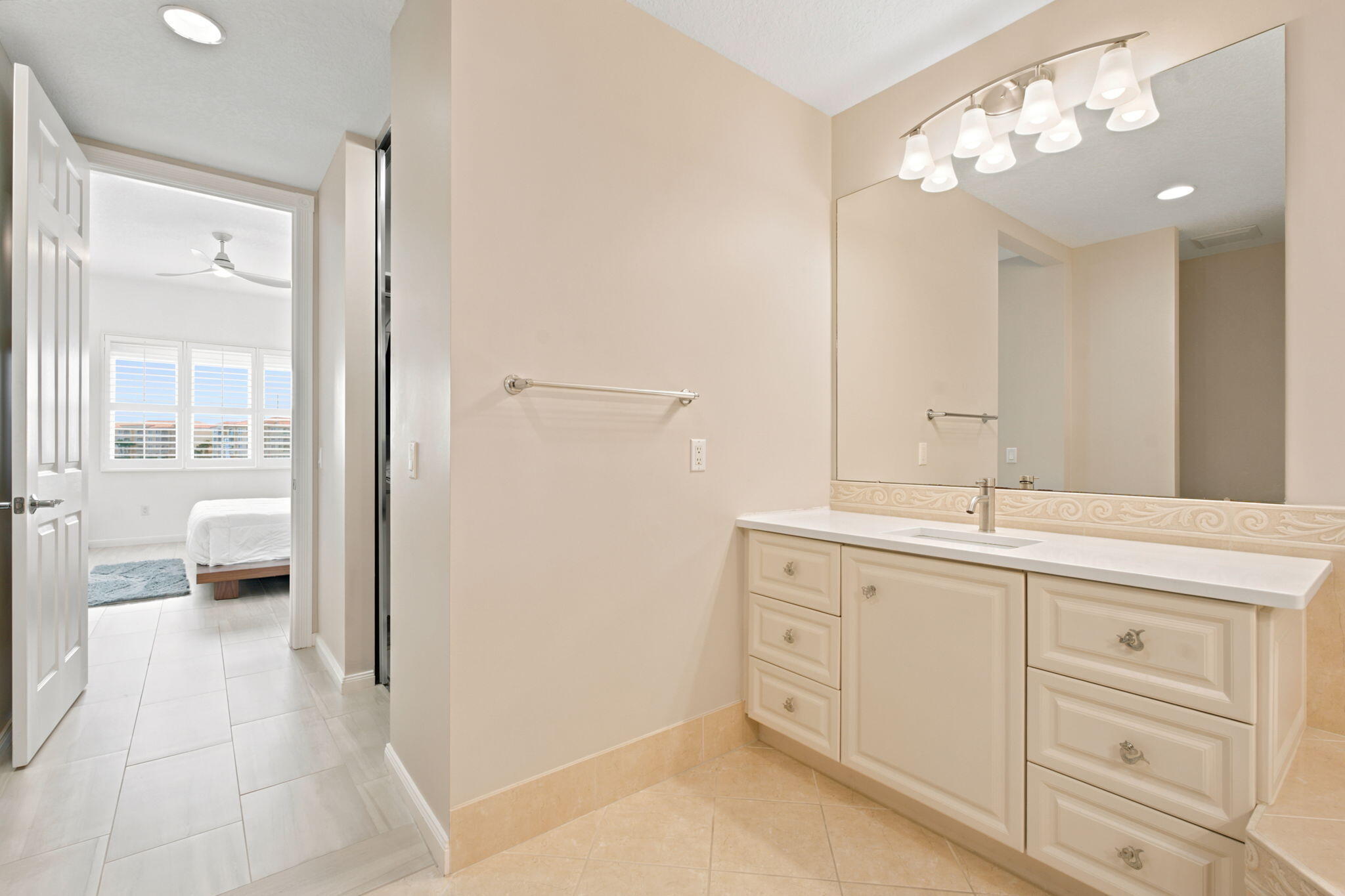 HARBOUR ISLE AT HUTCHINSON ISLAND WEST - Residential
