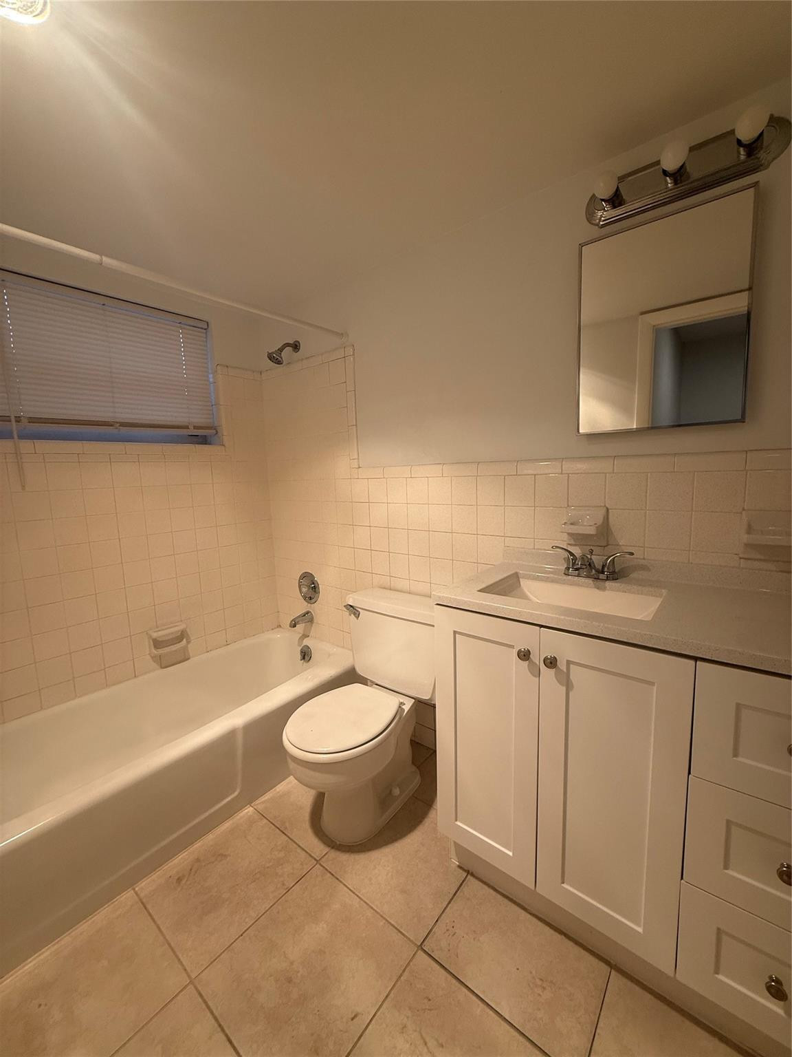 Lauder-Gate 26-48 B - Residential Lease