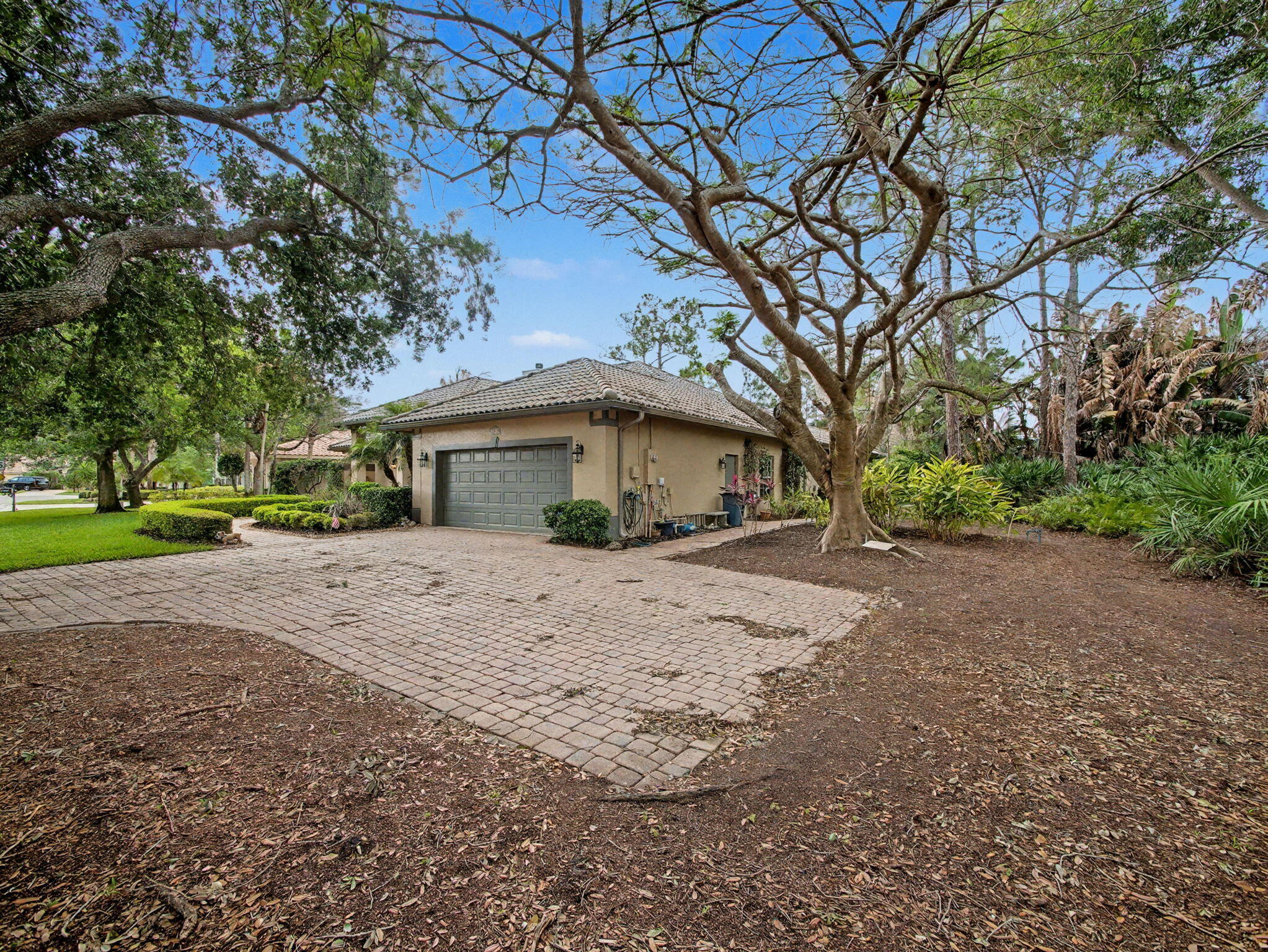 LOCKS LANDING - Residential