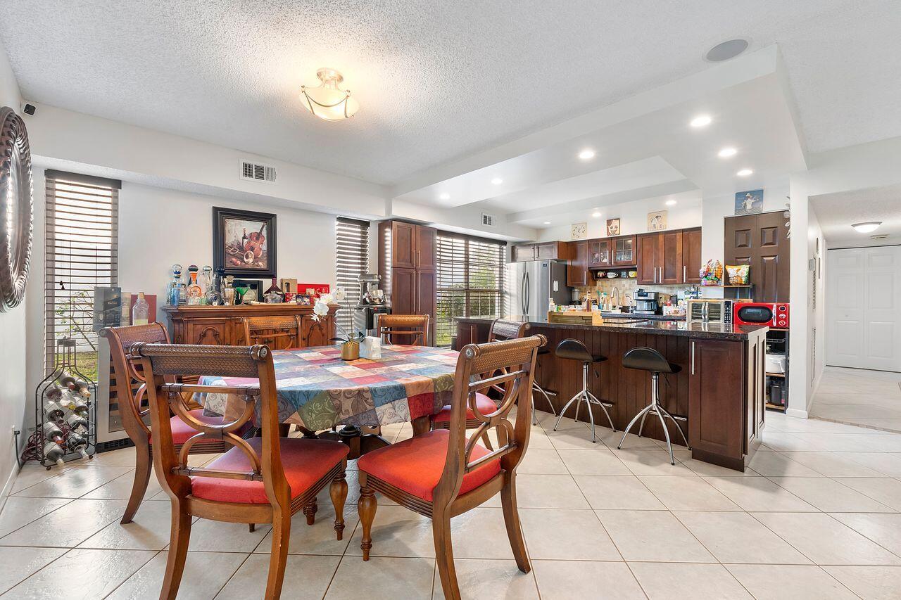 LAKES OF WOODHAVEN I AND II CONDO - Residential