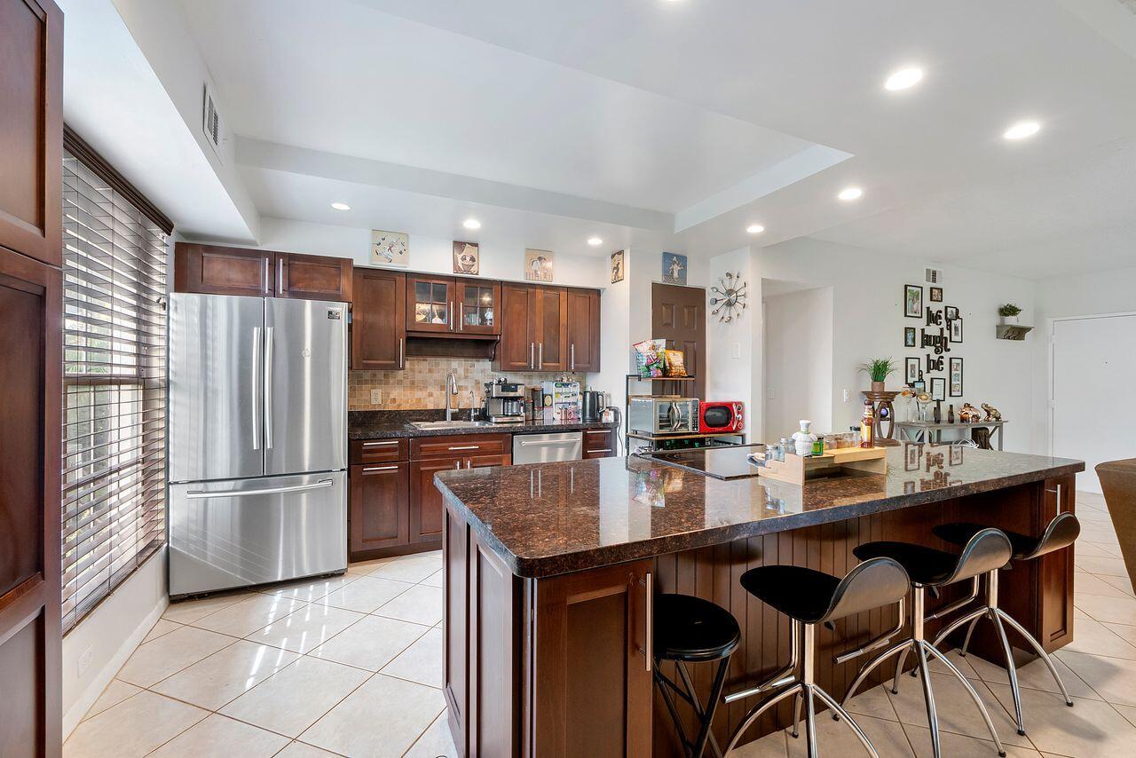 LAKES OF WOODHAVEN I AND II CONDO - Residential