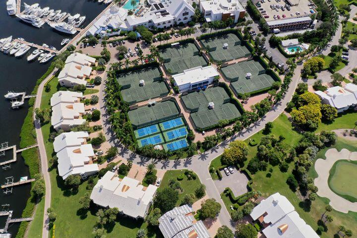 ADMIRALS COVE - Residential