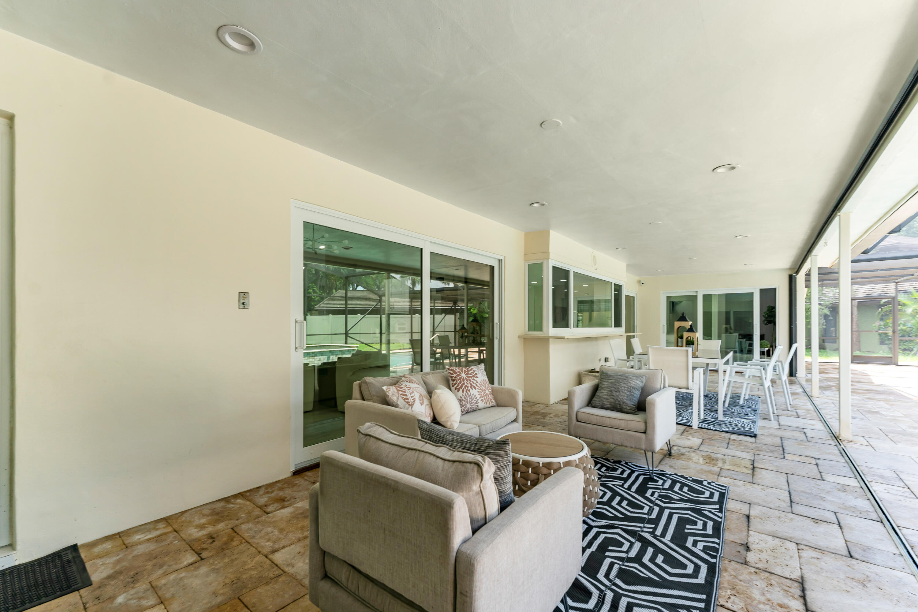 ESTANCIA - Residential