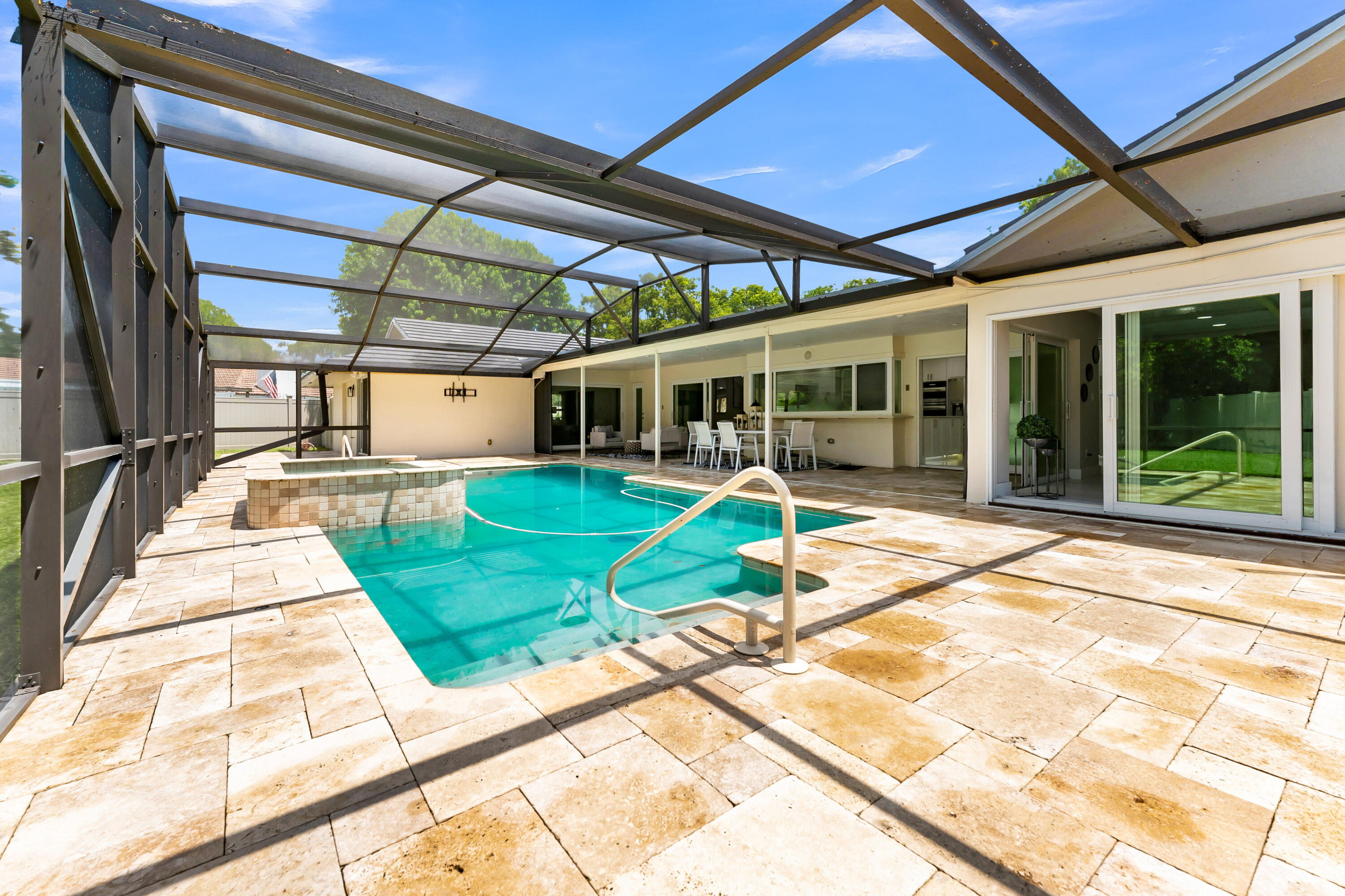 ESTANCIA - Residential