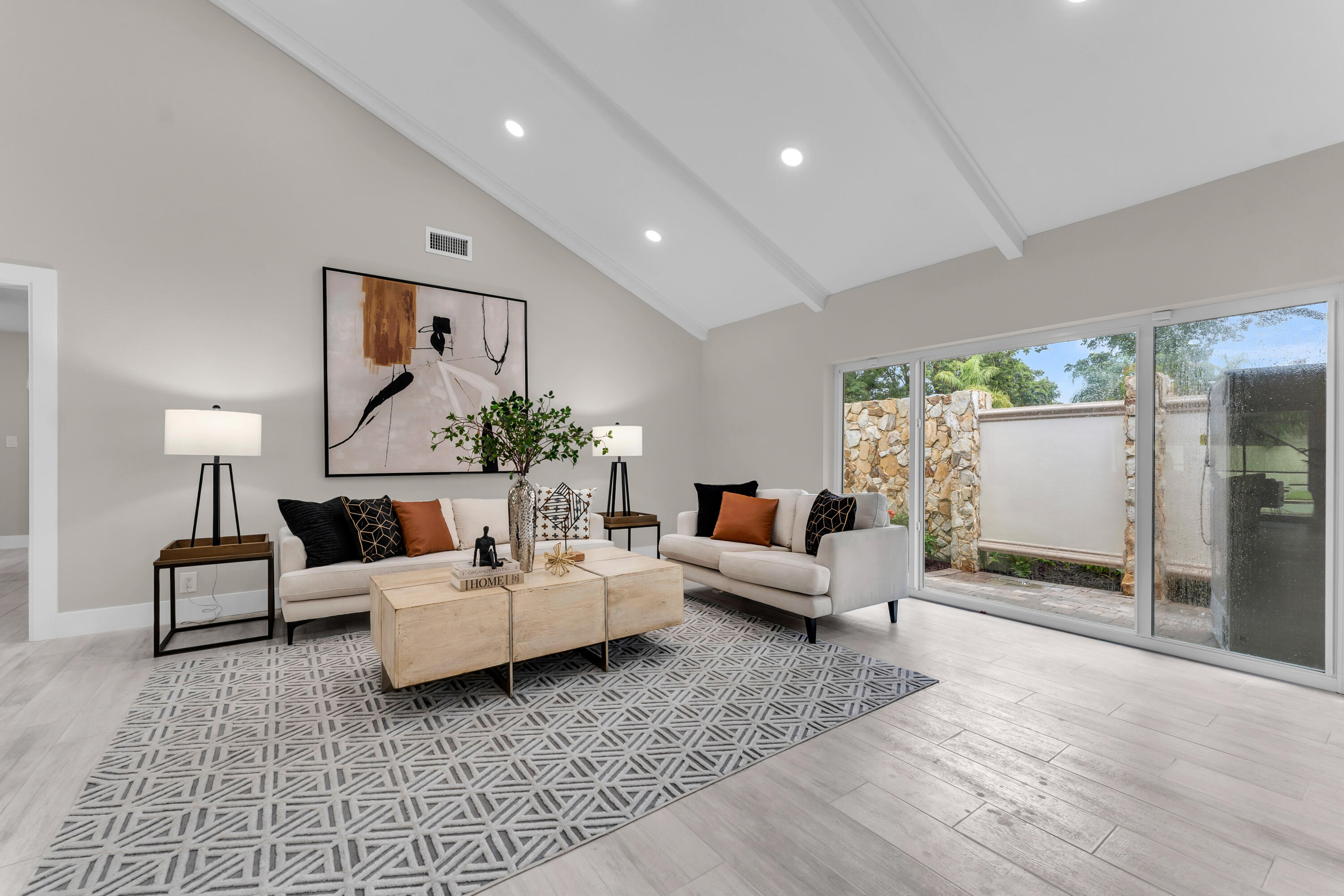 ESTANCIA - Residential