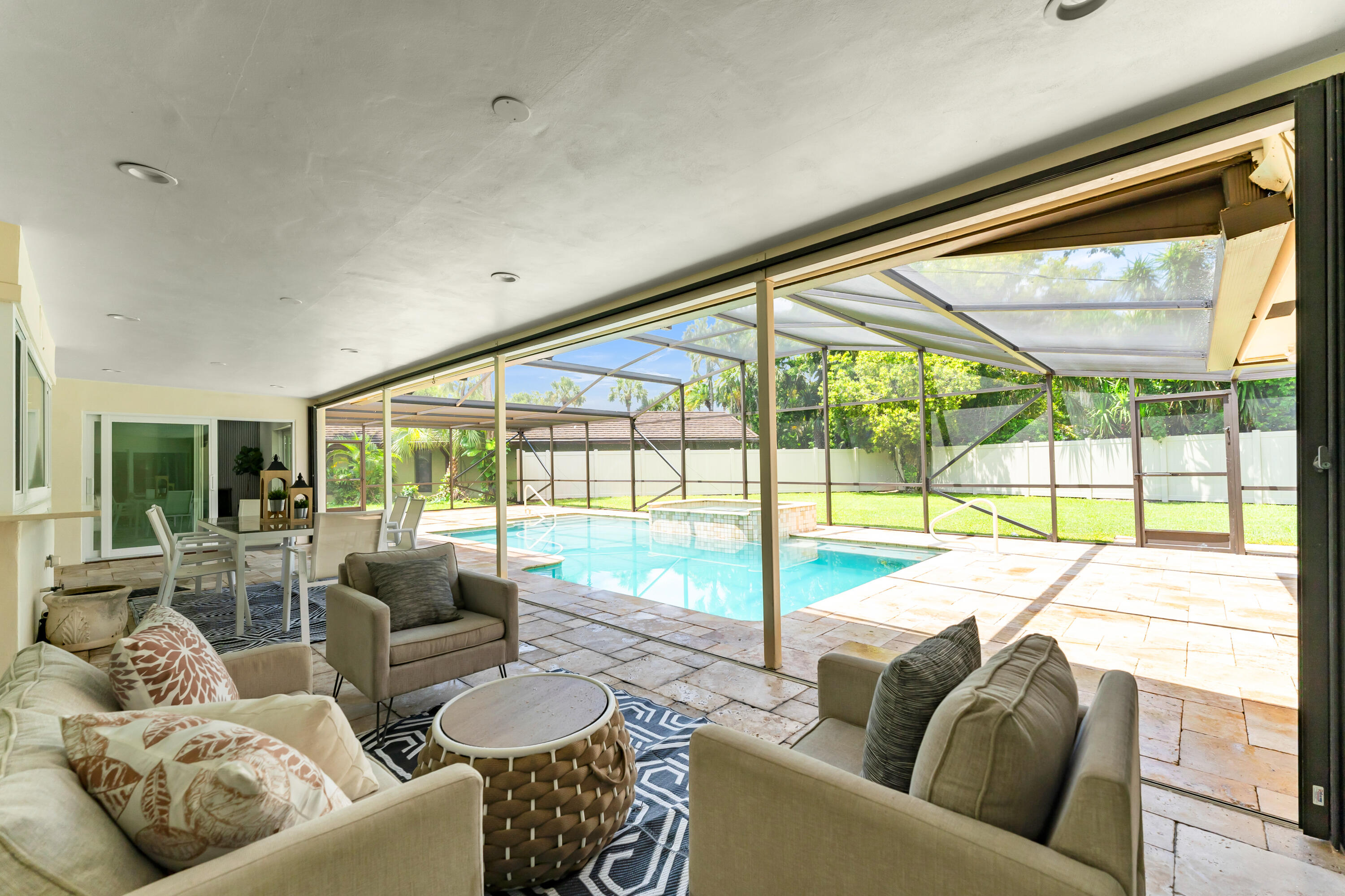 ESTANCIA - Residential
