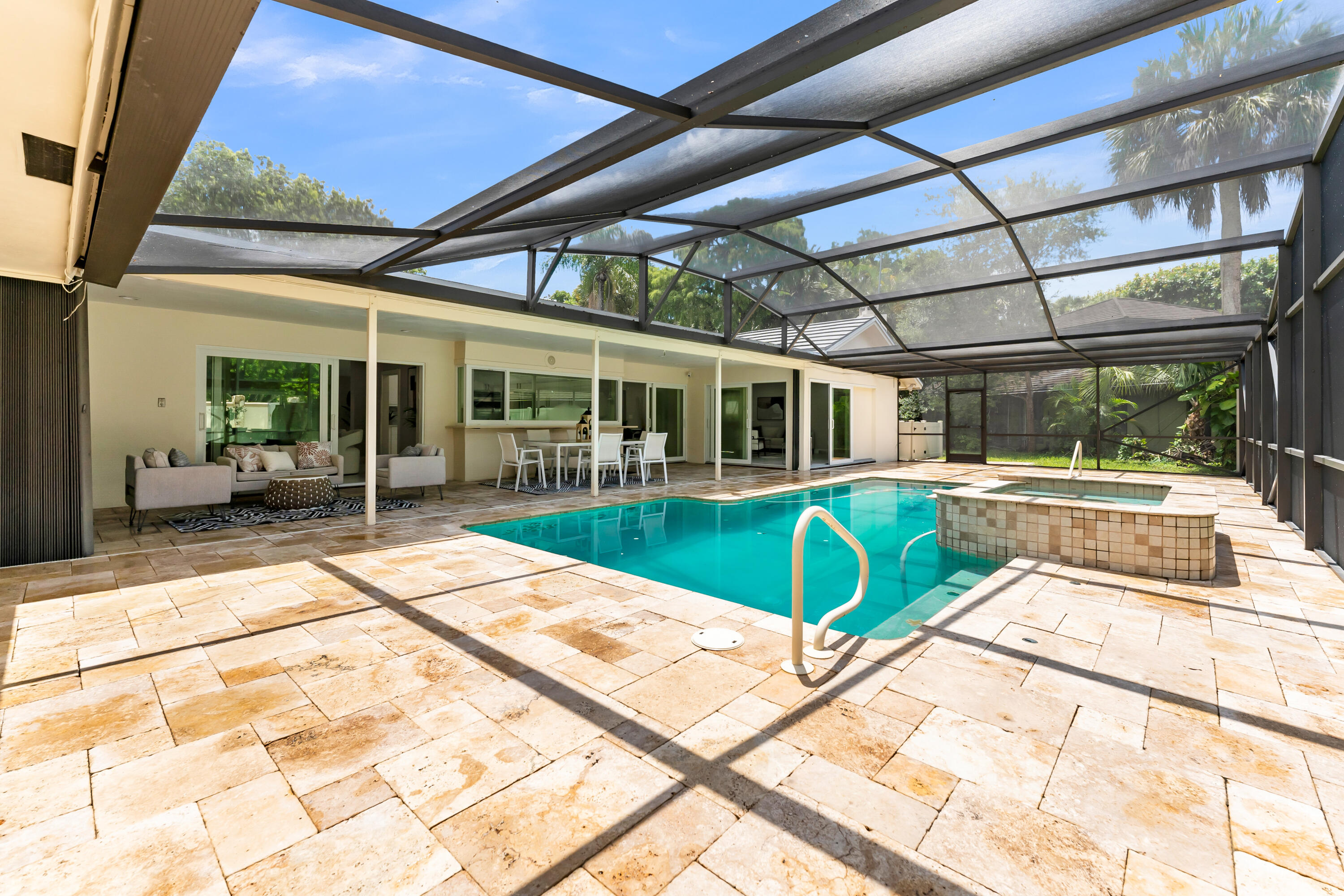 ESTANCIA - Residential