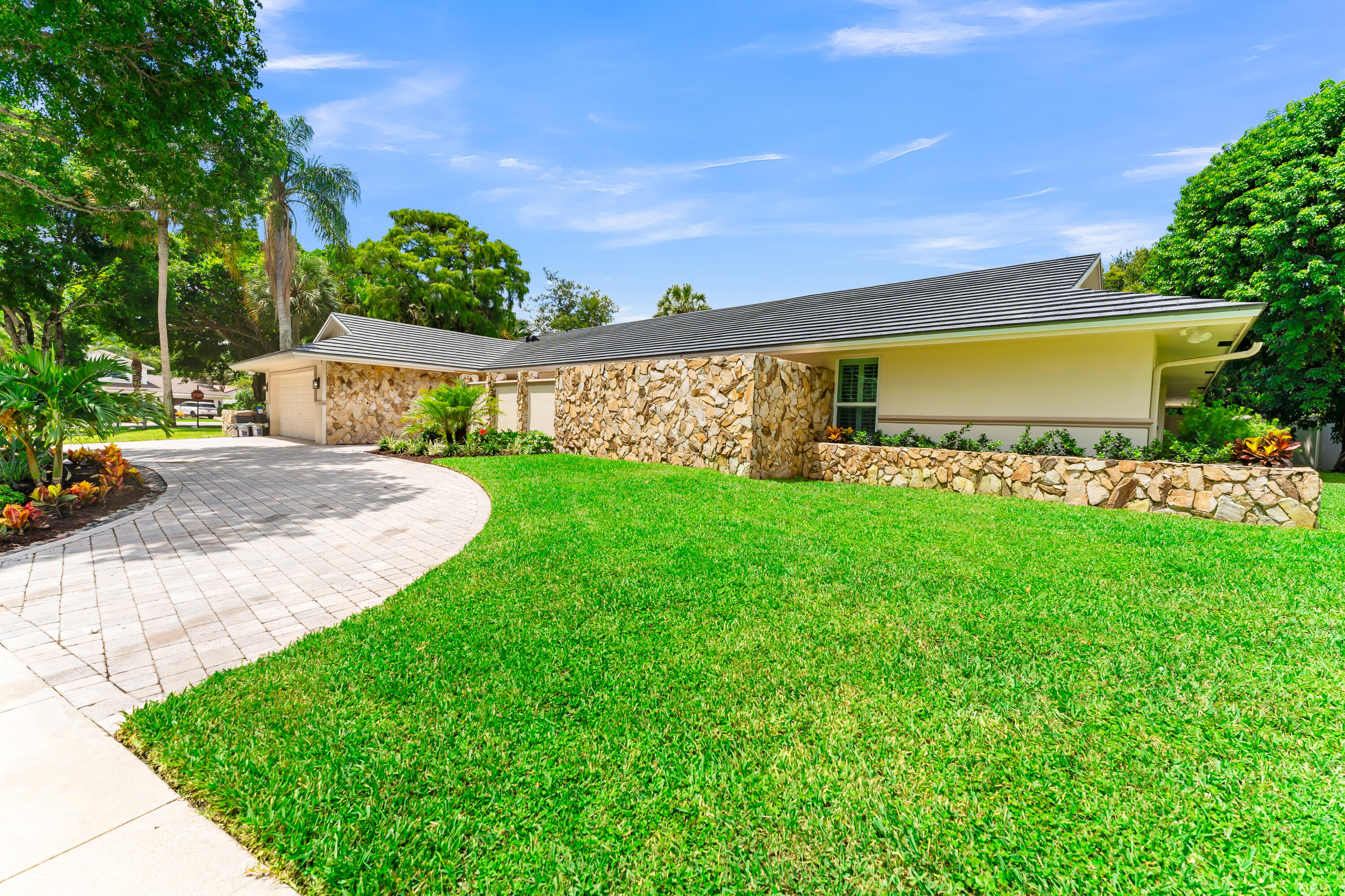 ESTANCIA - Residential