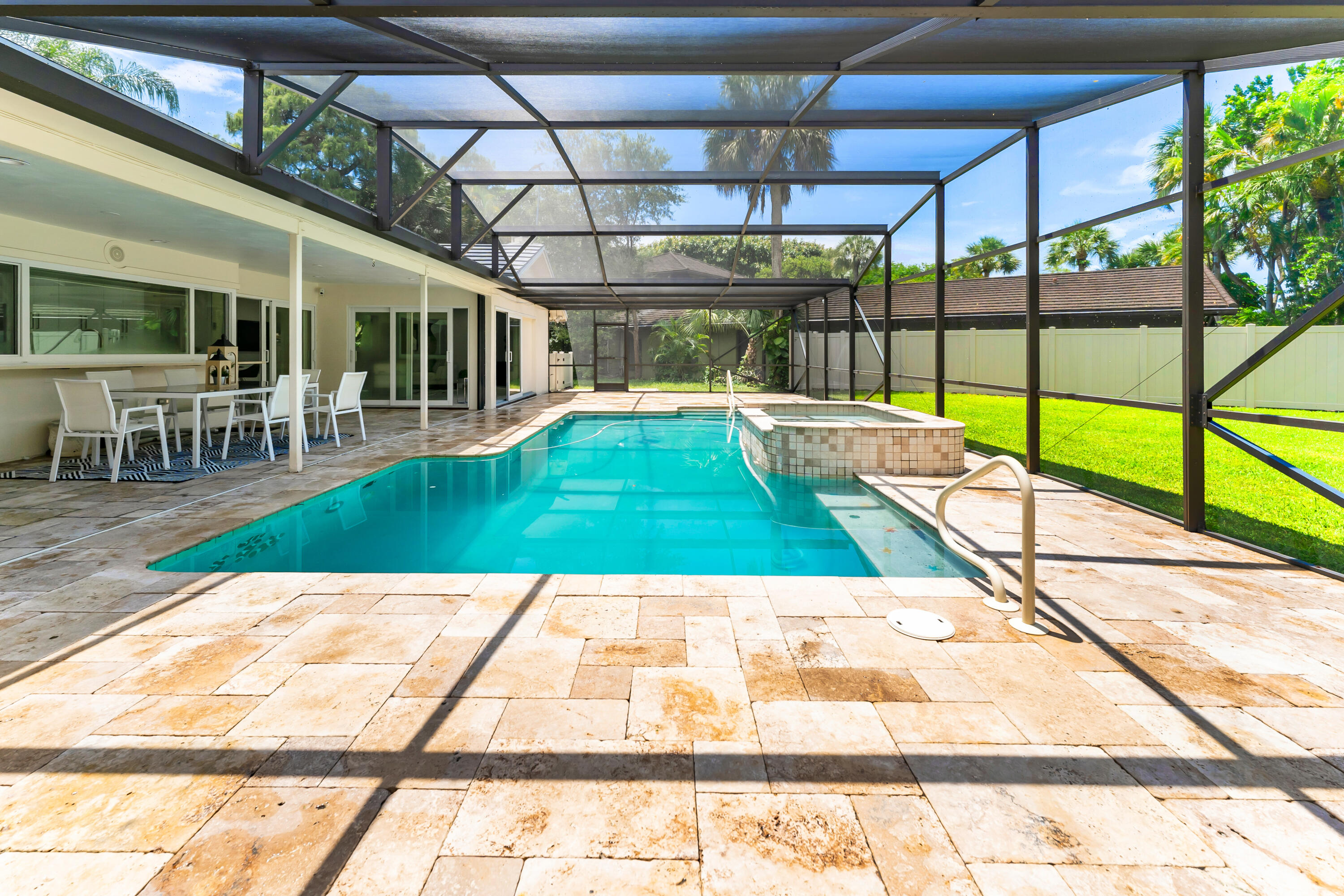 ESTANCIA - Residential