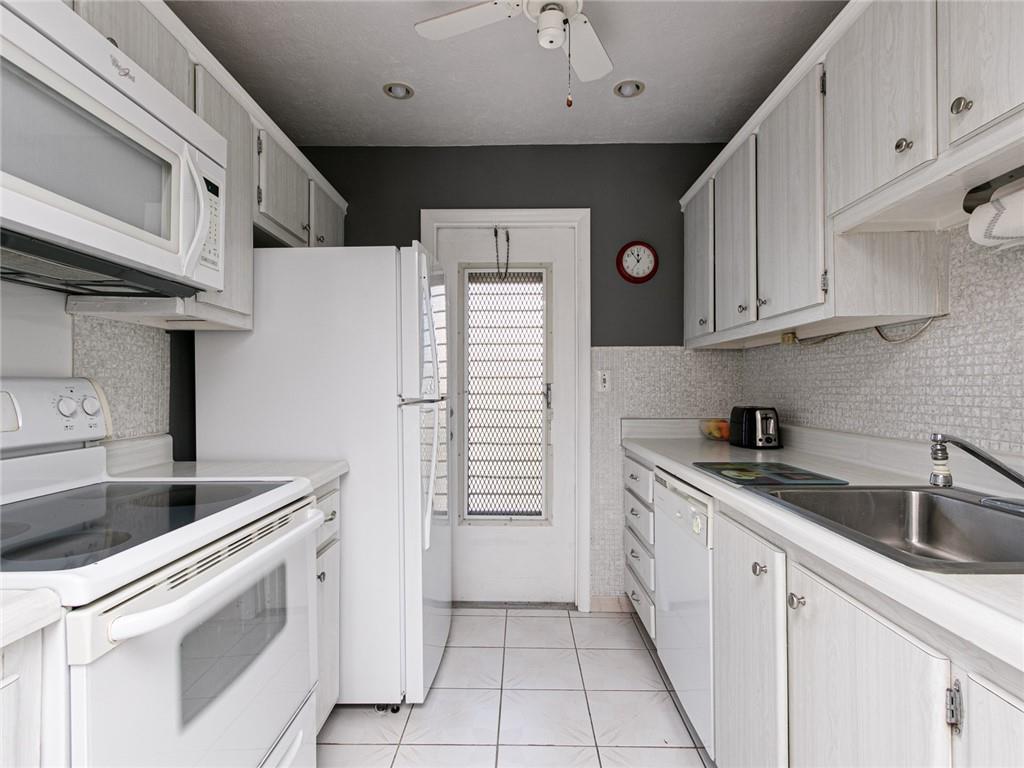 YACHT HARBOR COOP - Residential