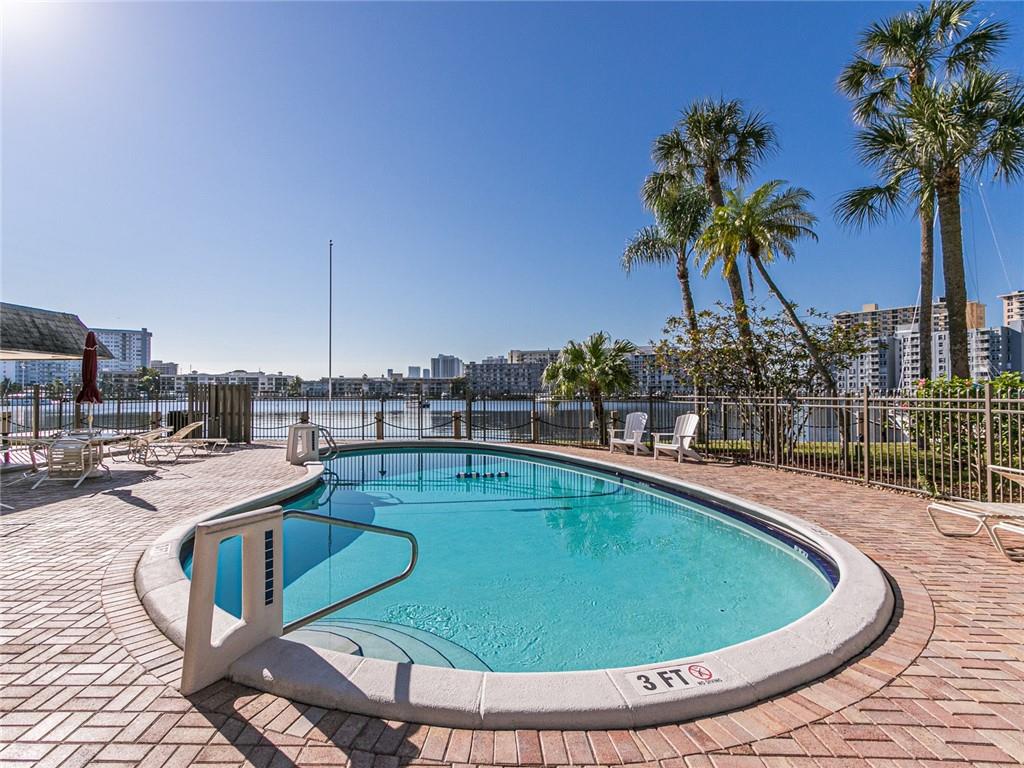 YACHT HARBOR COOP - Residential