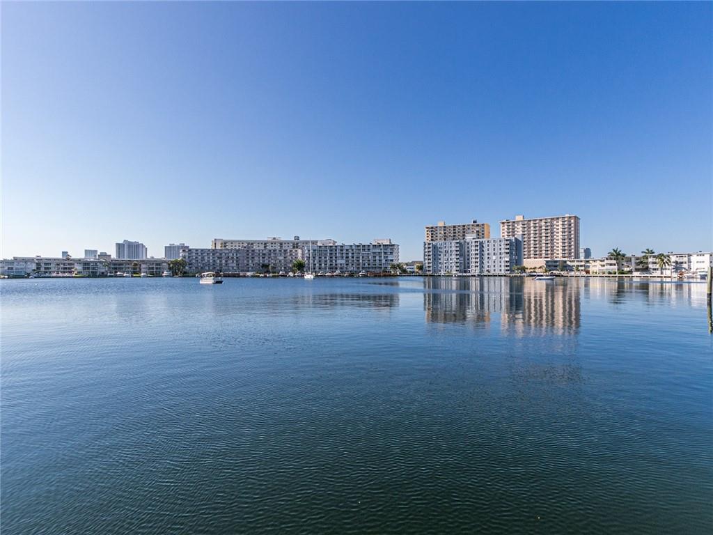 YACHT HARBOR COOP - Residential
