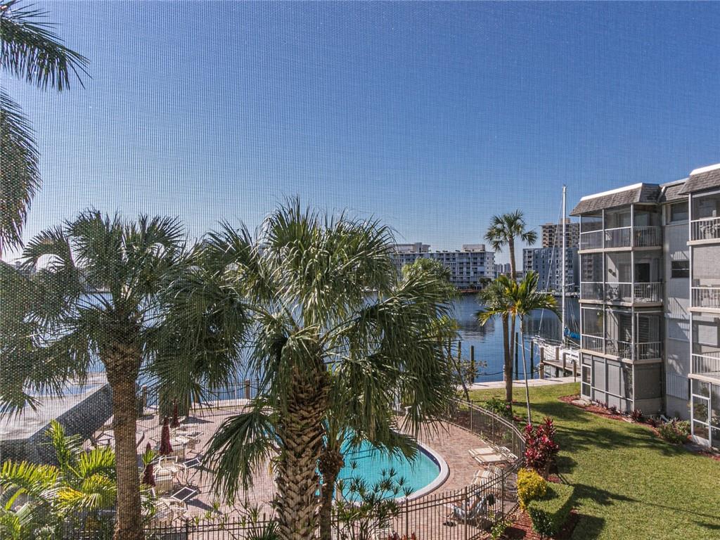 YACHT HARBOR COOP - Residential