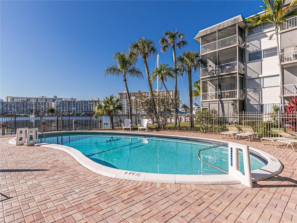 YACHT HARBOR COOP - Residential