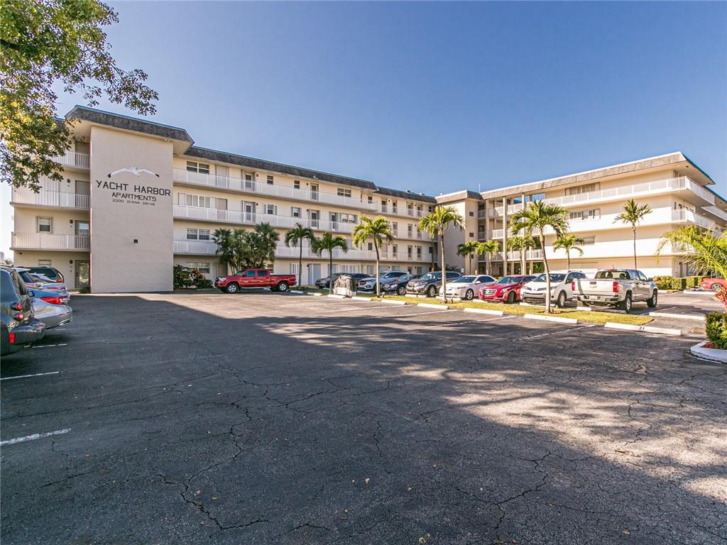 YACHT HARBOR COOP - Residential