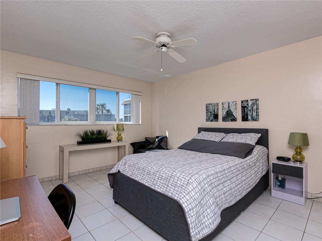 YACHT HARBOR COOP - Residential
