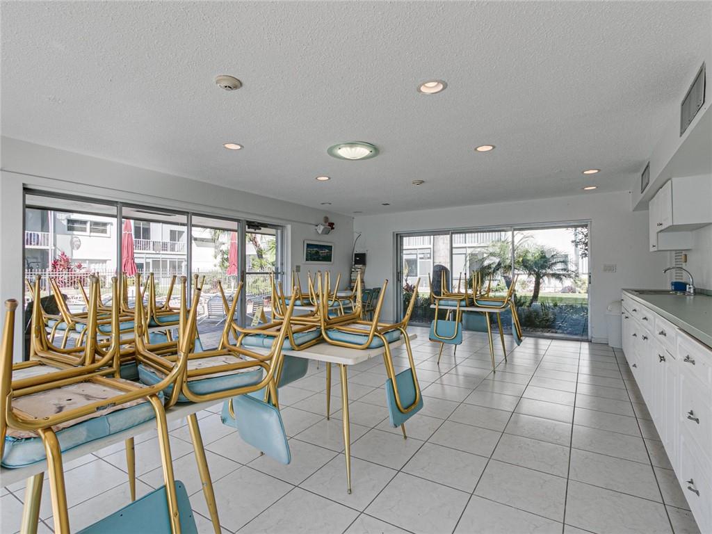 YACHT HARBOR COOP - Residential