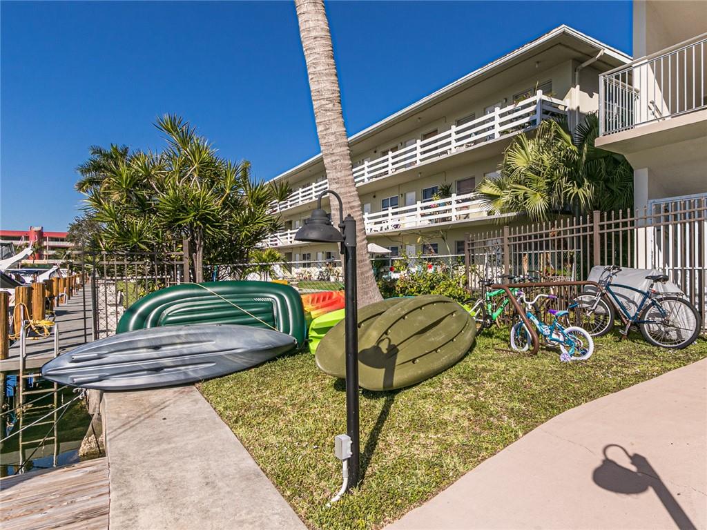 YACHT HARBOR COOP - Residential