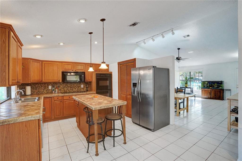 Coral Spgsiversity Drive - Residential