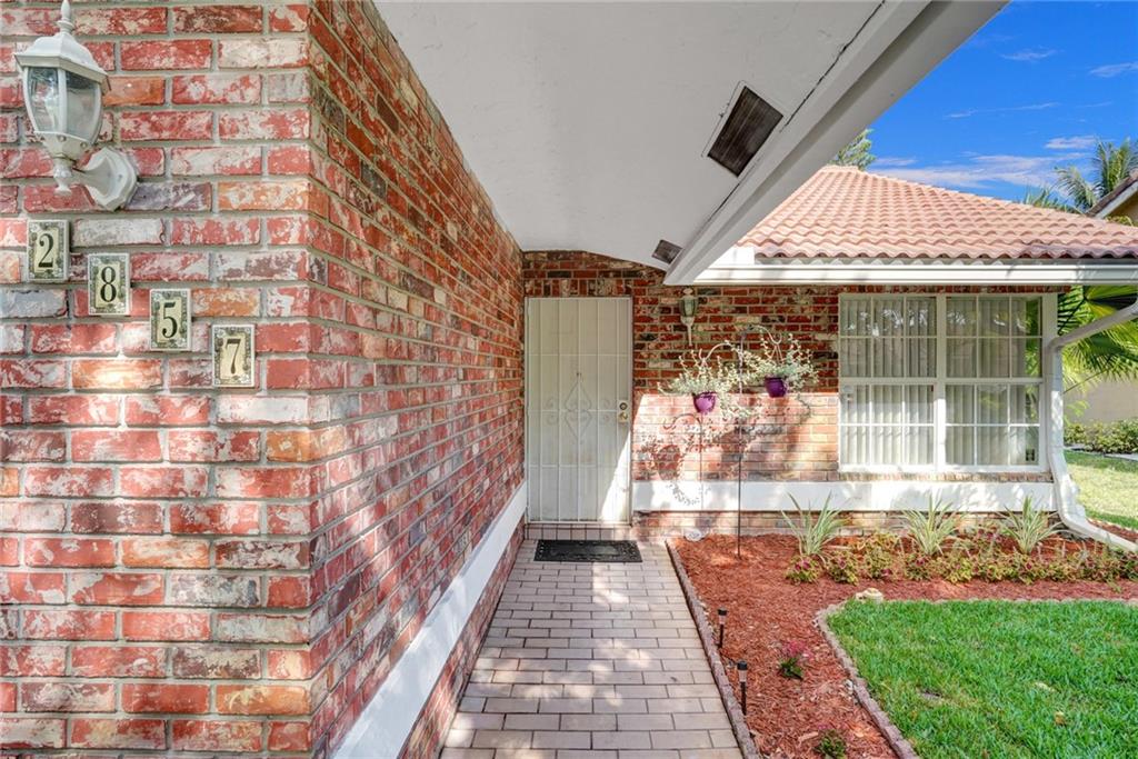 Coral Spgsiversity Drive - Residential