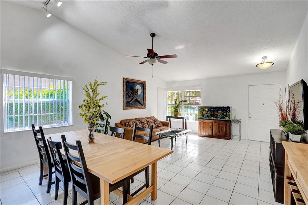 Coral Spgsiversity Drive - Residential