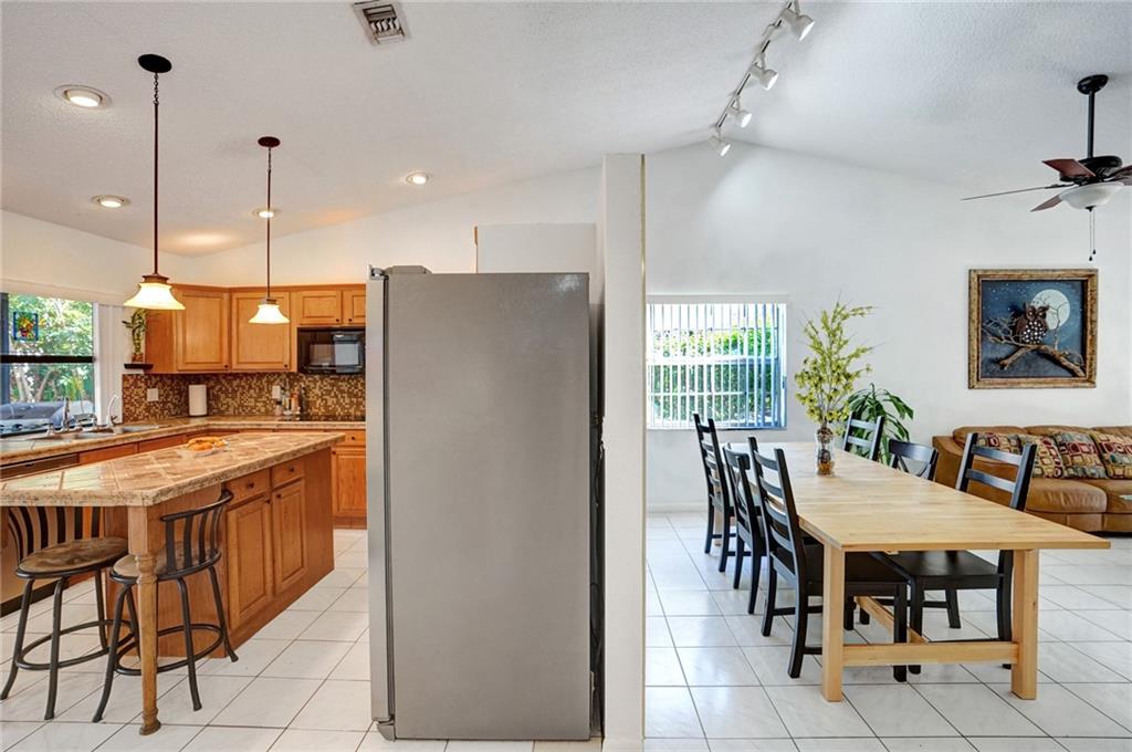 Coral Spgsiversity Drive - Residential
