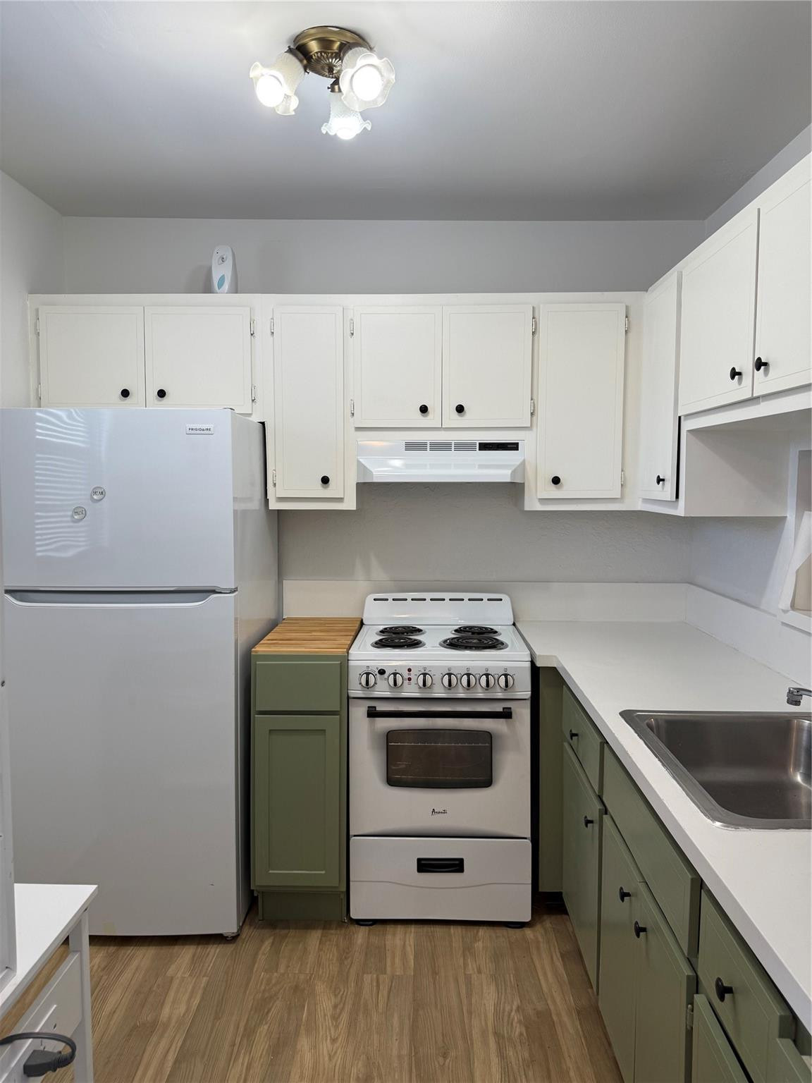 FAIRFAX HALL CONDO - Residential