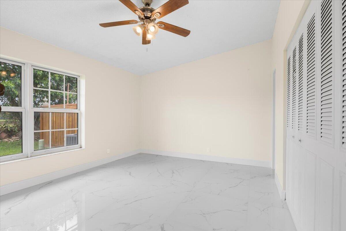 LAKEWOOD ON THE GREEN SEC 2 - Residential Lease