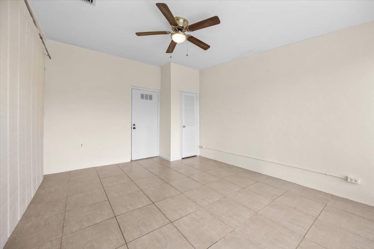 LAKEWOOD ON THE GREEN SEC 2 - Residential Lease
