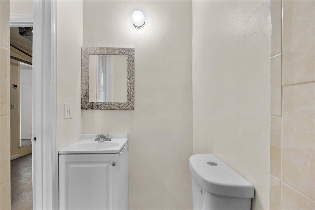 LAKEWOOD ON THE GREEN SEC 2 - Residential Lease