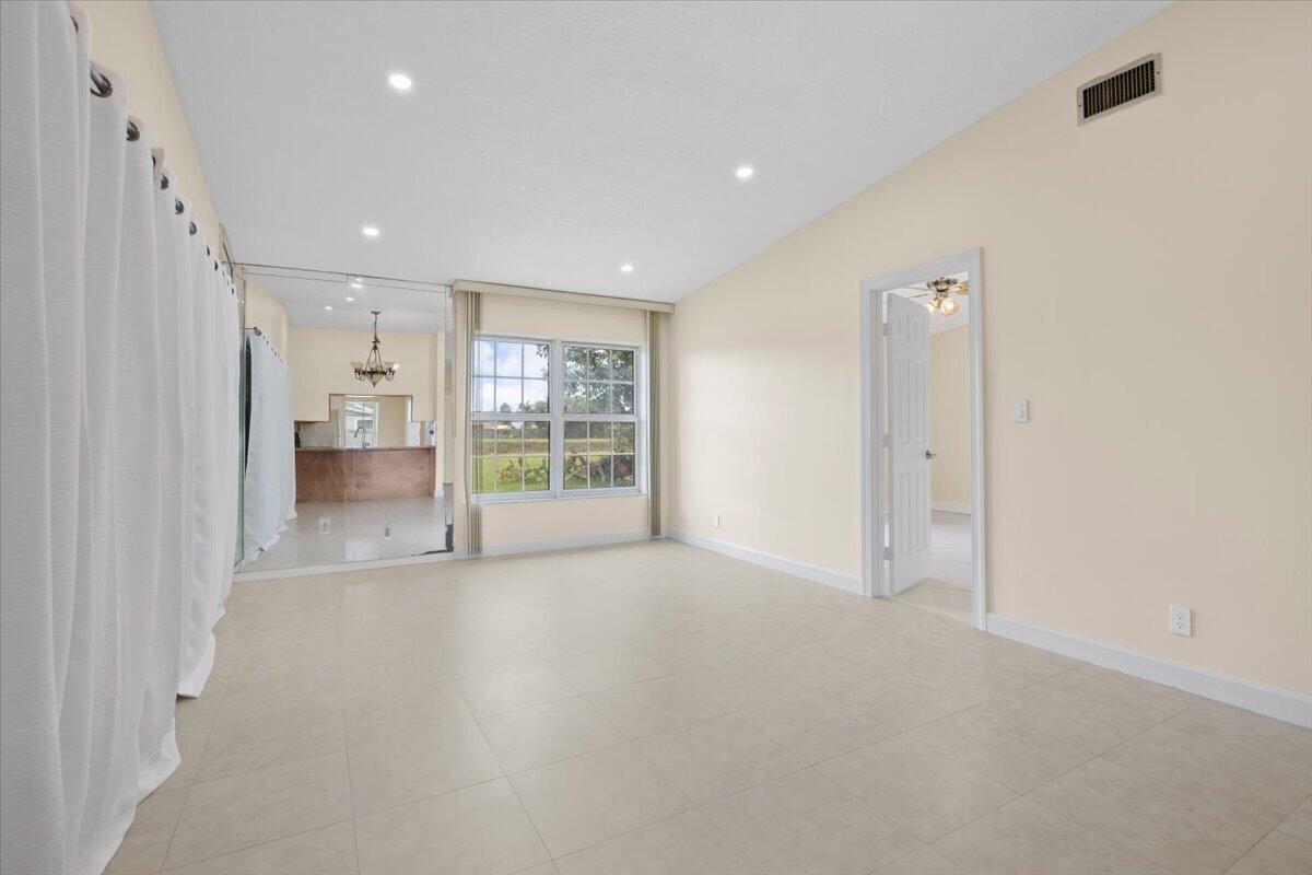 LAKEWOOD ON THE GREEN SEC 2 - Residential Lease