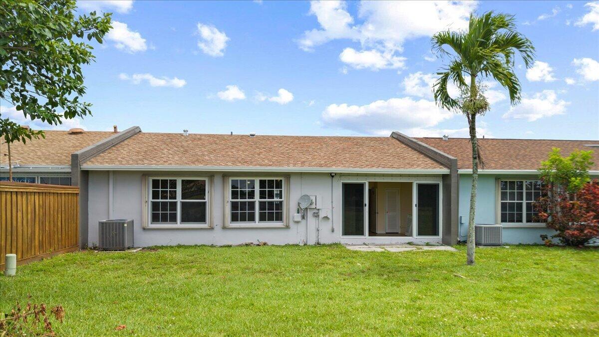 LAKEWOOD ON THE GREEN SEC 2 - Residential Lease