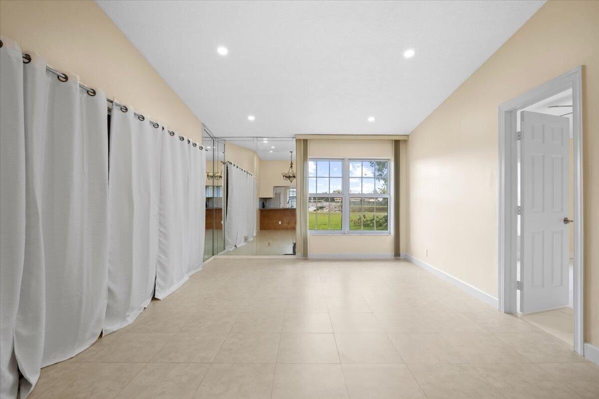 LAKEWOOD ON THE GREEN SEC 2 - Residential Lease