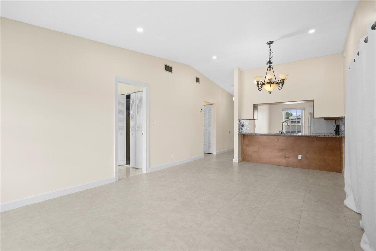 LAKEWOOD ON THE GREEN SEC 2 - Residential Lease
