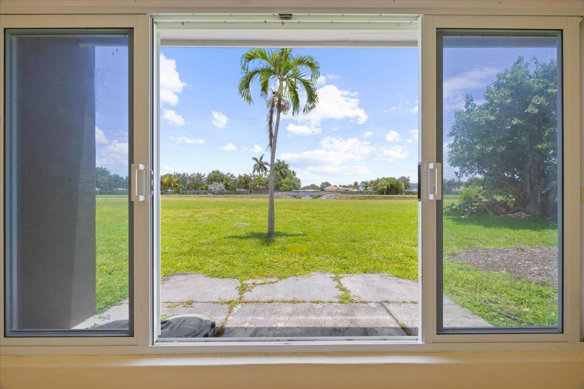 LAKEWOOD ON THE GREEN SEC 2 - Residential Lease
